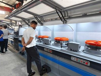 ¿De qué equipos están compuestas las máquinas de soldadura de hilo tubular-flux?